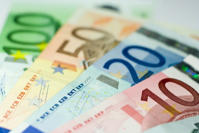 Hoeveel bedraagt de kostprijs van een domeinnaam? Hoeveel bedraagt de kostprijs van een domeinnaam?