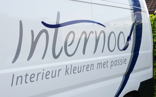 Belettering bestelwagen Internoo